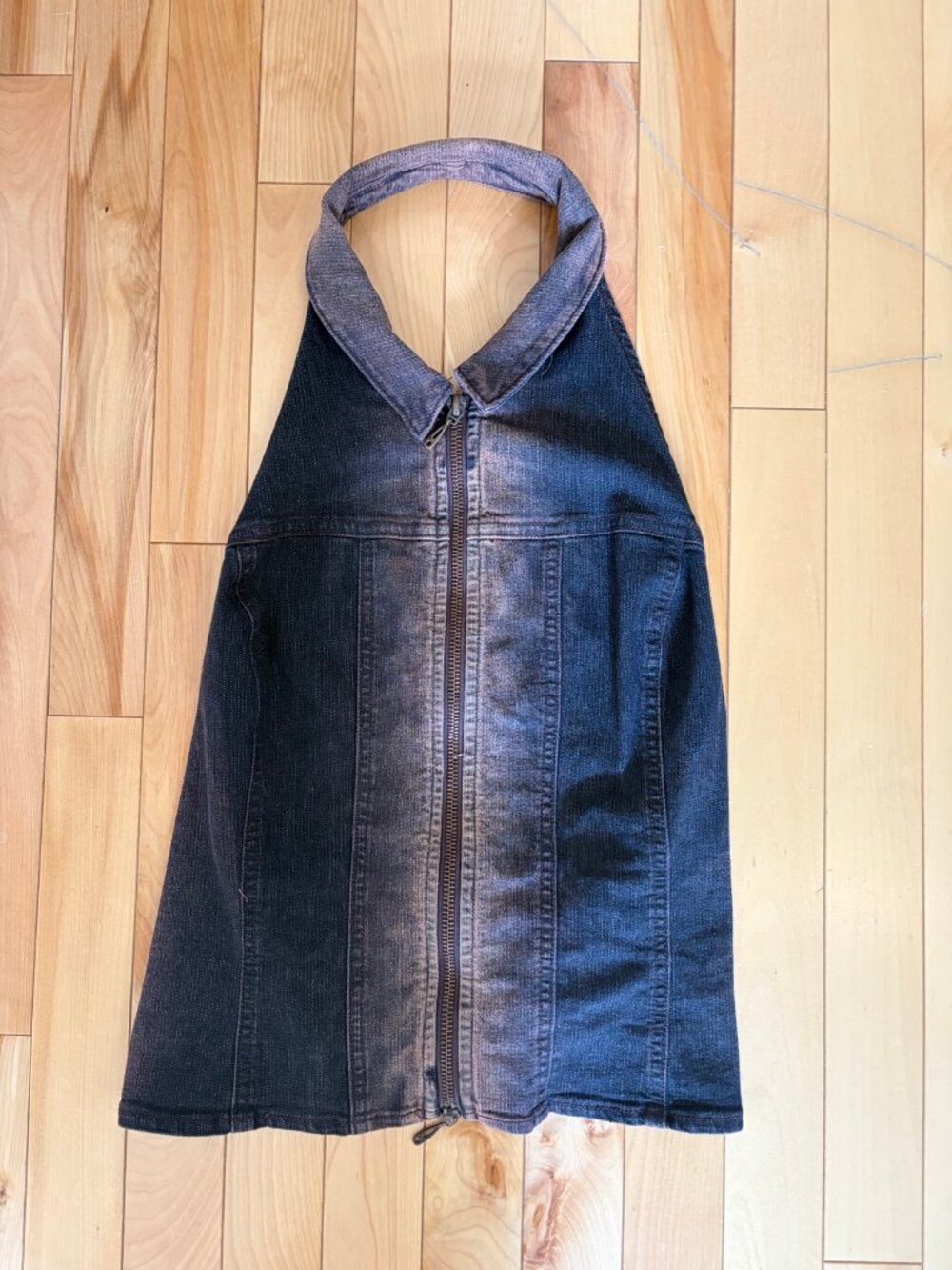 Top dos nu jean noir reflets rosés taille M